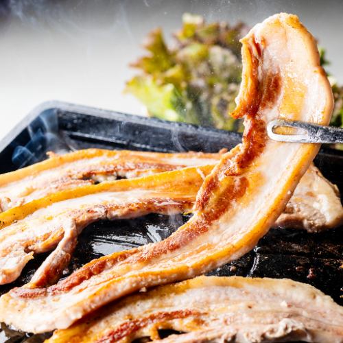 Freshness is our selling point! Our famous raw samgyeopsal