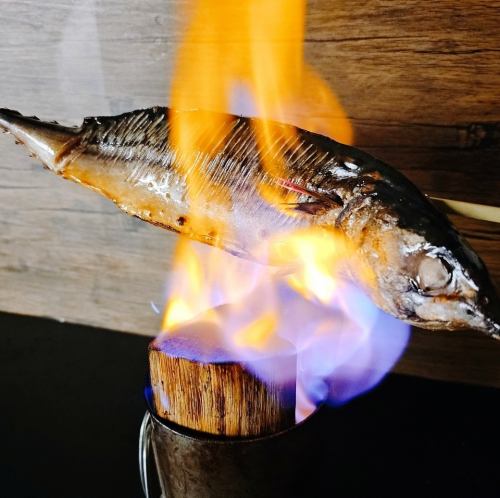 烤整條肥鯖魚