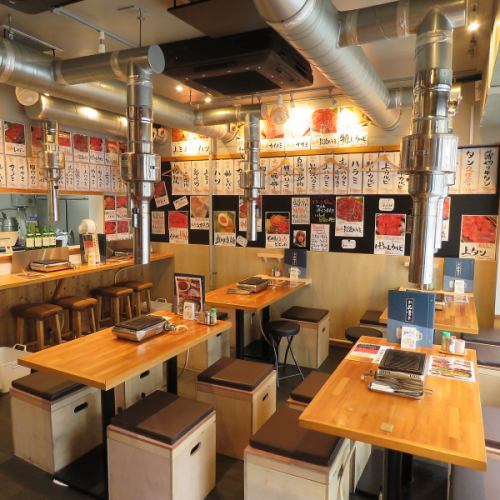 広々テーブル席もご用意！テーブル毎の仕切りあり。