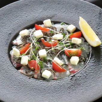 鯛とクリームーチーズの塩こんぶカルパッチョ