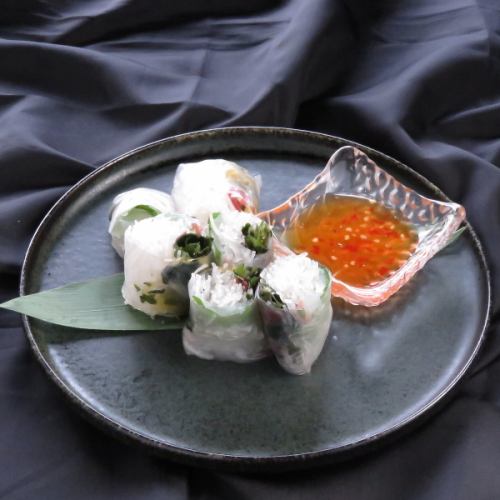 Fresh spring rolls with sea bream and perilla leaves