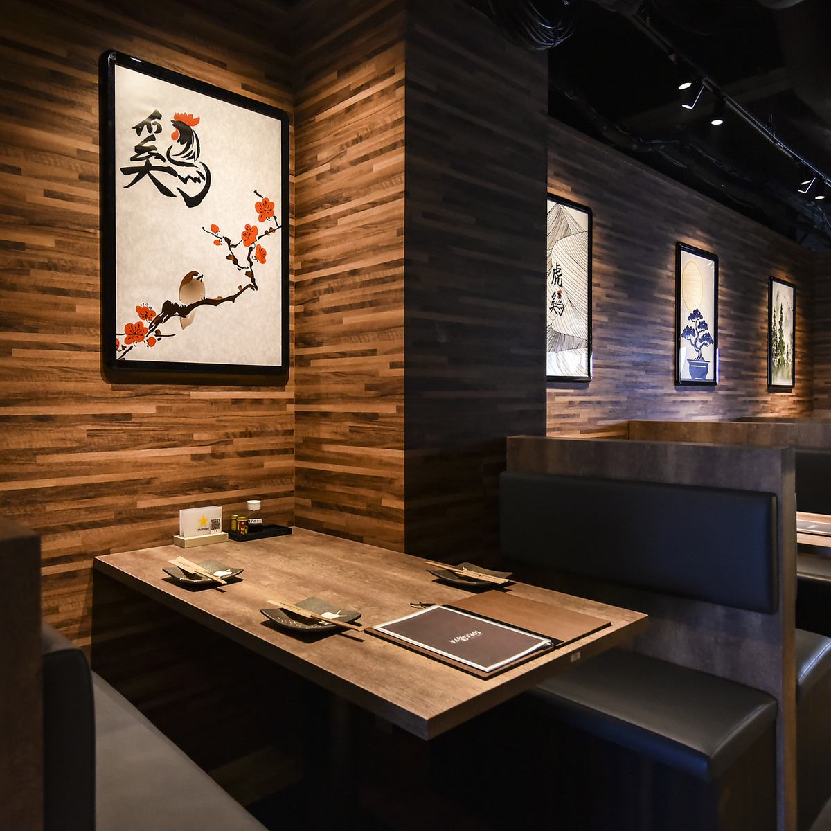 ご友人や同僚、女子会や誕生日会にもおすすめの落ち着いた店内◎