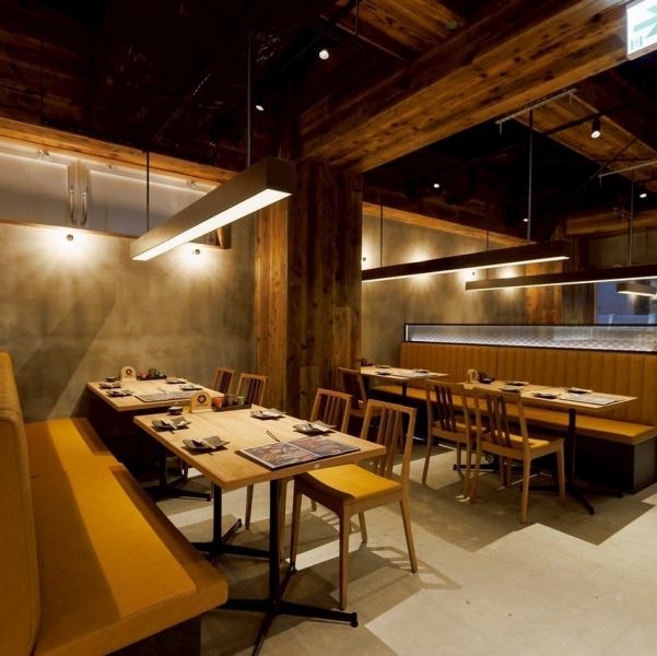 【少人数飲み会にも】大小テーブル席多数揃えています！個室もあります。貸切ももちろん可能○お気軽にお問い合わせください♪【大阪/梅田/焼き鳥/焼鳥/ランチ/個室/居酒屋/グランフロント大阪/梅田　居酒屋/飲み放題】