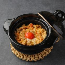 陶罐裝放養雞肉雞蛋飯