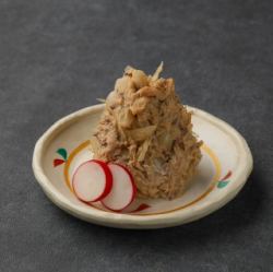 煙燻鯖魚片和醃製紅蔥頭