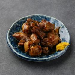 烤桃子，用醬汁醃製