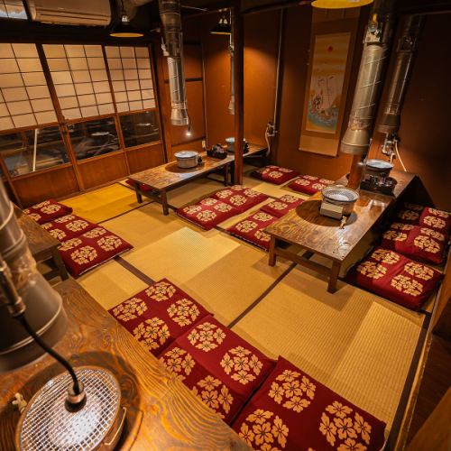 <p>【2階】2階にはテーブル席・お座敷のお席をご用意しており、広々とした開放感あるお席がお客様を出迎えます。ゆったりとしたプライベート感のある空間は、宴会やお子様連れのお客様にピッタリのお席です♪</p>