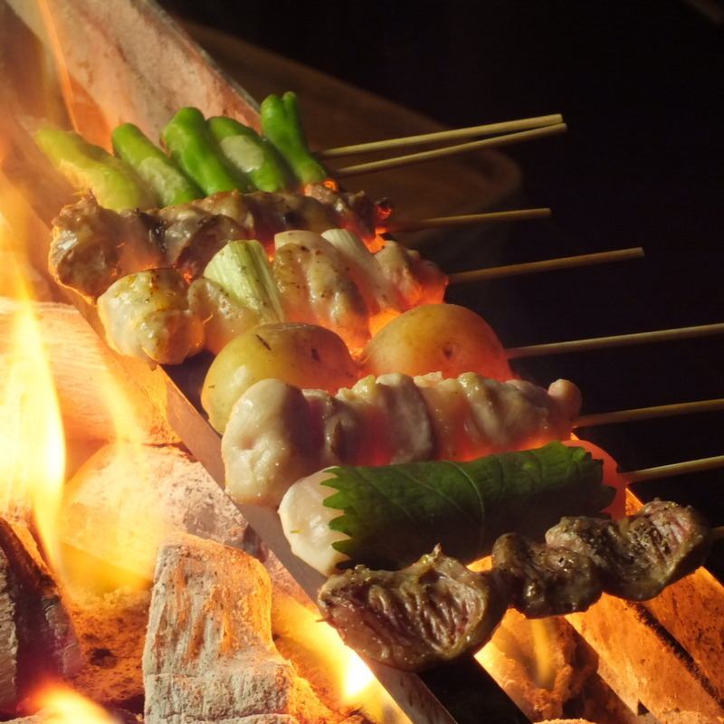 Yakitori grilled over binchotan charcoal is exquisite! Crispy on the outside and juicy on the inside!