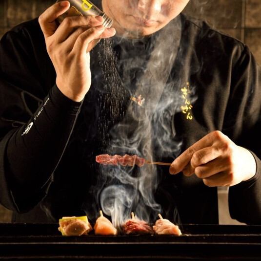 備長炭で焼き上げる焼鳥は絶品★外はパリッと中はジューシー!!