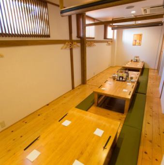 The tatami room at the back of the store can accommodate banquets for 20 or more people!