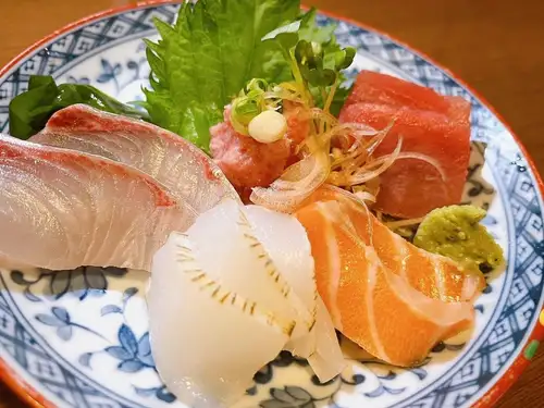【お肉がメインと言いつつ....実は魚も美味しい!!】 厳選した魚を使った一品料理が大人気◎