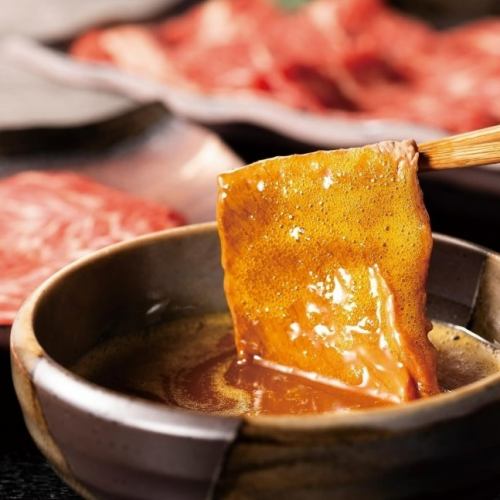 コースには焼きすき（卵黄ソース付）