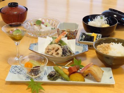 April Lunch [Okanuki Gozen 2,800 yen (tax included, service charge not included)]