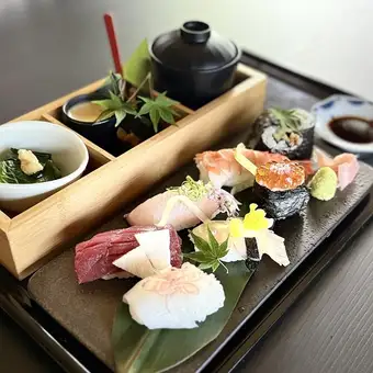 【昼限定】料理人が握る旬のにぎりとおばんざいを味わう◎桐山おまかせにぎり御膳 4,200円(税込)