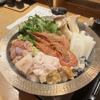 【年末聚会特惠】海鲜火锅套餐，包含6道菜和2小时畅饮，仅需6500日元。
