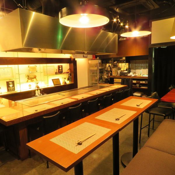 In the retreat space on the 3rd floor of the building a 2-minute walk from Sannomiya Station, you can enjoy the finest Kobe beef slowly.We are also very much appreciated for the use at charter.
