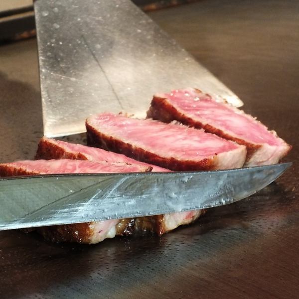 The Kobe beef steak is a whopping 2,500 JPY (incl. tax)! You can enjoy Sen's proud Kobe beef at a reasonable price.