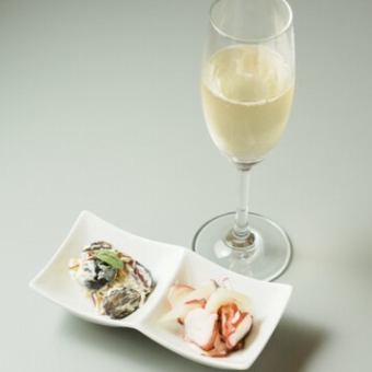 シャンパン2種類から一杯と料理2品　1000円セット 1100円(税込)
