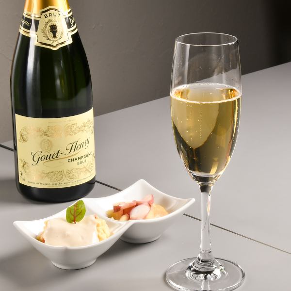 A selection of champagne 1,000 yen sets: 1,100 yen (tax included)