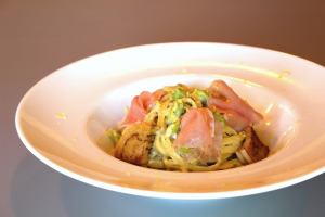 Refreshing basil and lemon cream pasta