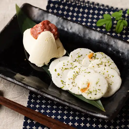 Cream cheese with fermented fish guts ~served with rice crackers~