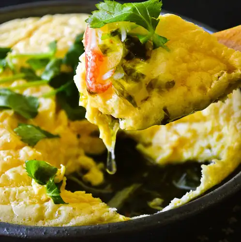 "Sanzui Specialty" Fluffy Egg with Seaweed and Crab Sauce