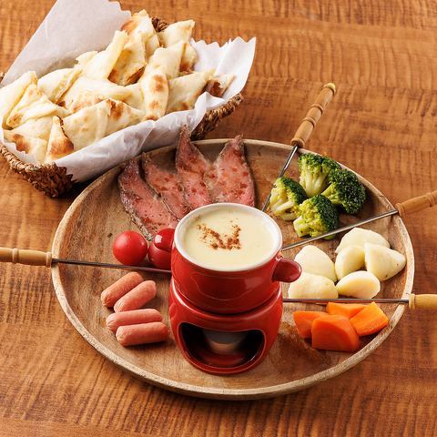 [Shinjuku x Meat Bar] Enjoy popular meat dishes and exquisite cheese with friends on SNS ♪