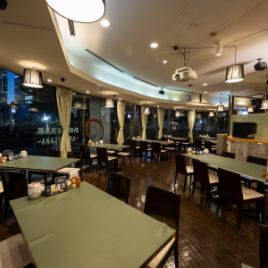 세련되고 어른스러운 분위기를 자아내는 세련된 점내.느긋하게 식사와 술을 맛볼 수 있습니다.가격별로 다수의 코스를 준비하고 있으므로 예산이나 장면에 맞게 선택하세요.단체님의 전세 연회도 대환영입니다.