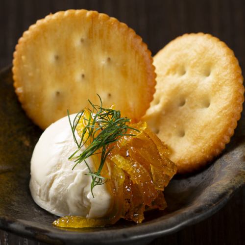 粕漬け치즈와 유자 껍질 감로 삶은