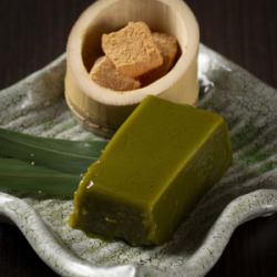 抹茶羊羹とわらび餅