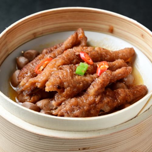 Hong Kong Style XO Sauce Steamed Chicken Momiji