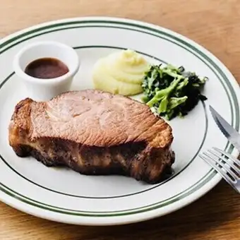 【包含2小时畅饮 ◆ 日和山登山课程】8道菜，含180克猪排 ◆ 3380日元（含税）