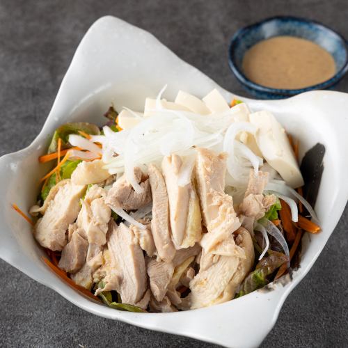 Steamed chicken and tofu sesame salad