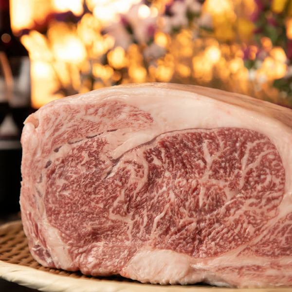 Onza的牛舌、肉寿司等肉类菜肴均使用严选的仙台牛肉。