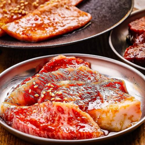 ホルモンだけじゃない♪精肉店直営だからこそできる技術で最高のお肉をご提供させていただきます。