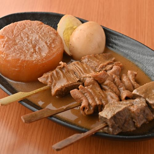 たっぷり味が染み込んだ自慢の煮込み料理を召し上がれ♪