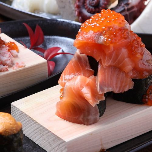 とろサーモンこぼれ寿司