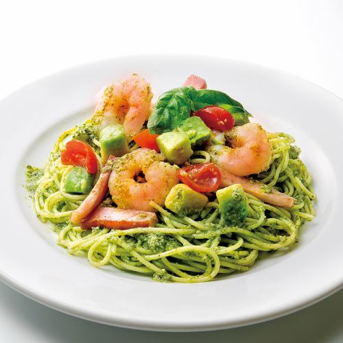Enjoy Italian and Spanish cuisine! (Genovese with shrimp and avocado)