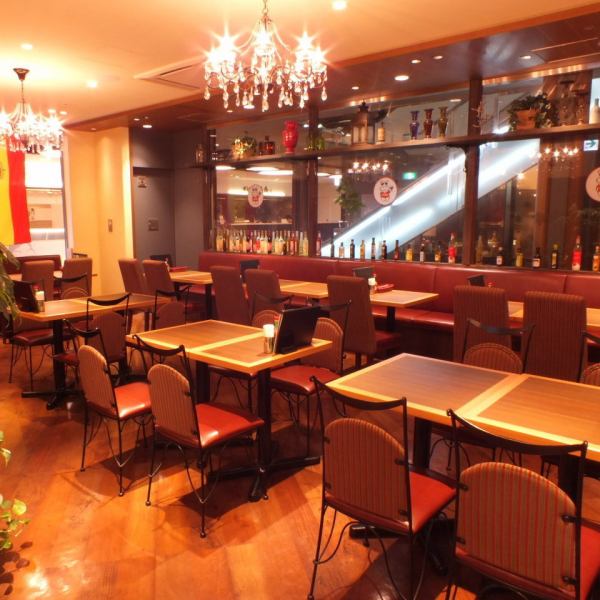 The restaurant is open and comfortable, with an open space ♪ table sofa seating.From 11:00 to 16:00 cafe & lunch ♪ 17:00 ~ course menu and other dinner menus are fulfilling ★ Solaria Plaza 6F Spain, please feel free to come ☆