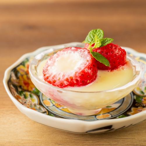 練乳たっぷり苺アイス