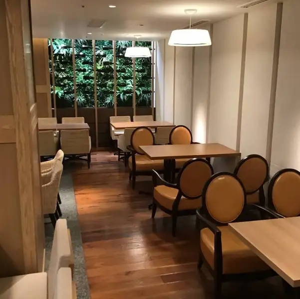 《パーティーにぴったり♪レトロモダンなメインフロア》サプライズや結婚式の2次会に、ゲストの皆様にご満足頂けるように工夫しております♪団体様専用お得なプランもあり☆貸切の人数は応相談となりますので、少人数でもお気軽にご相談くださいませ。