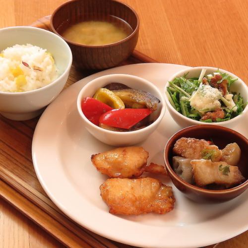 [MUJI Kitahanada store has exclusive side dishes!]