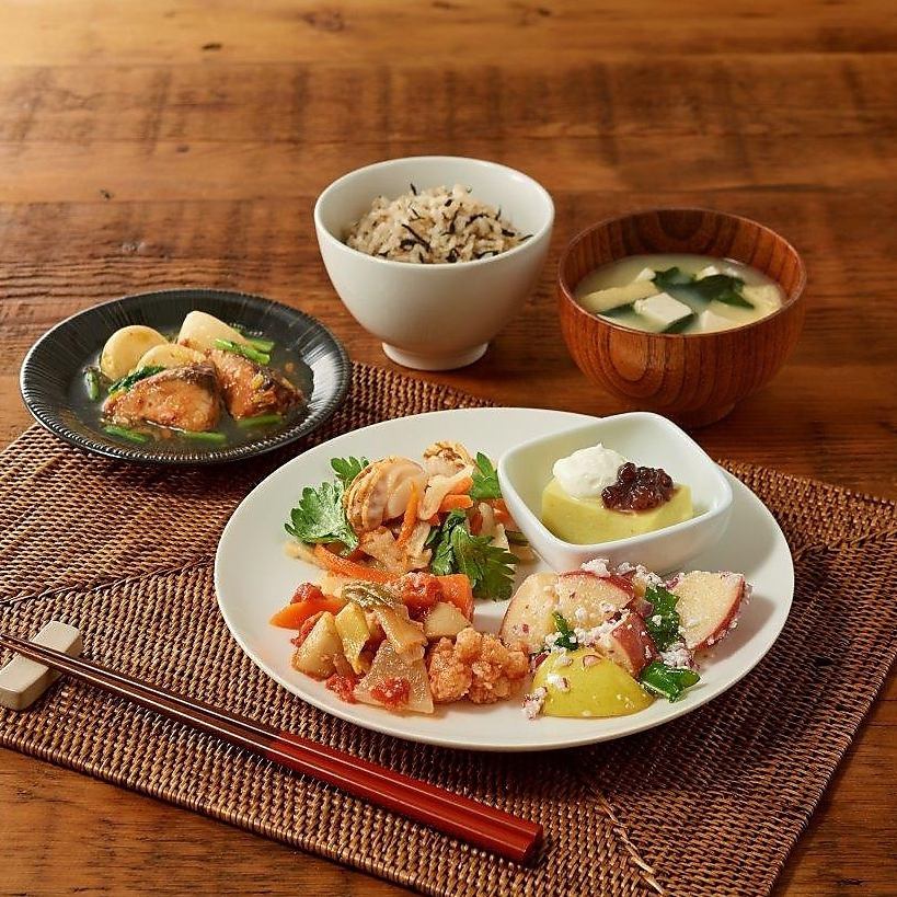 ★選べる5品セット★デリ3品＋ごはん＋お味噌汁で1200円(税込)