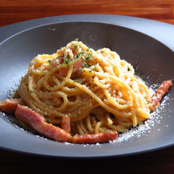 [You'll smile naturally when you eat it] Carbonara with a smile