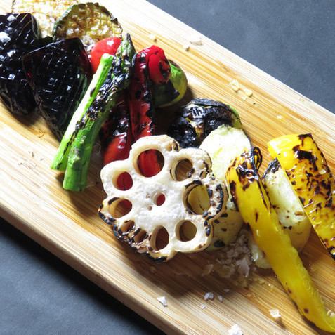 Seasonal ingredients are carefully grilled over charcoal and served at the highest stage!