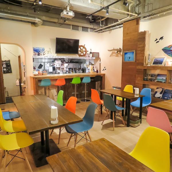 [Even one person is welcome ♪] A cozy space with counter seats lined up in an open kitchen.The distance from the staff is close, and you can easily communicate with them about the day's recommended menu and alcohol. We also have sake from