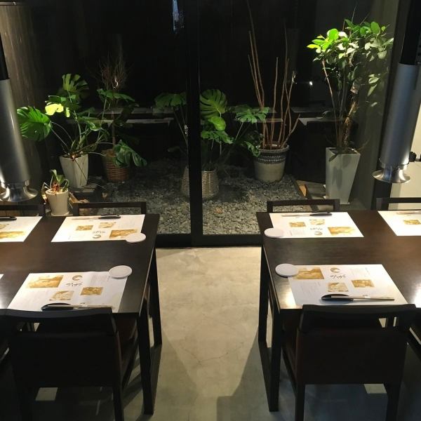 Private room table seats are available in the back of the store.With a view of the courtyard, it can also be used for private times such as small parties such as girls-only gatherings. Up to 8 people can be accommodated. Please come to Chigasaki Ainavi for special occasions.
