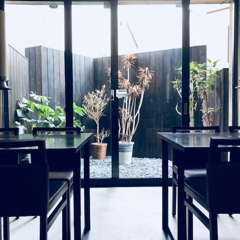 おしゃれな内装と高級焼き肉を楽しめます♪デートにぴったり♪