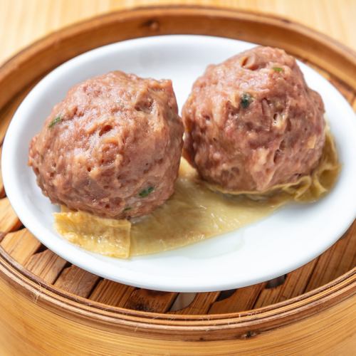 蒸し牛肉餃子(2個)