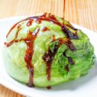 温レタスの特製醤油がけ
